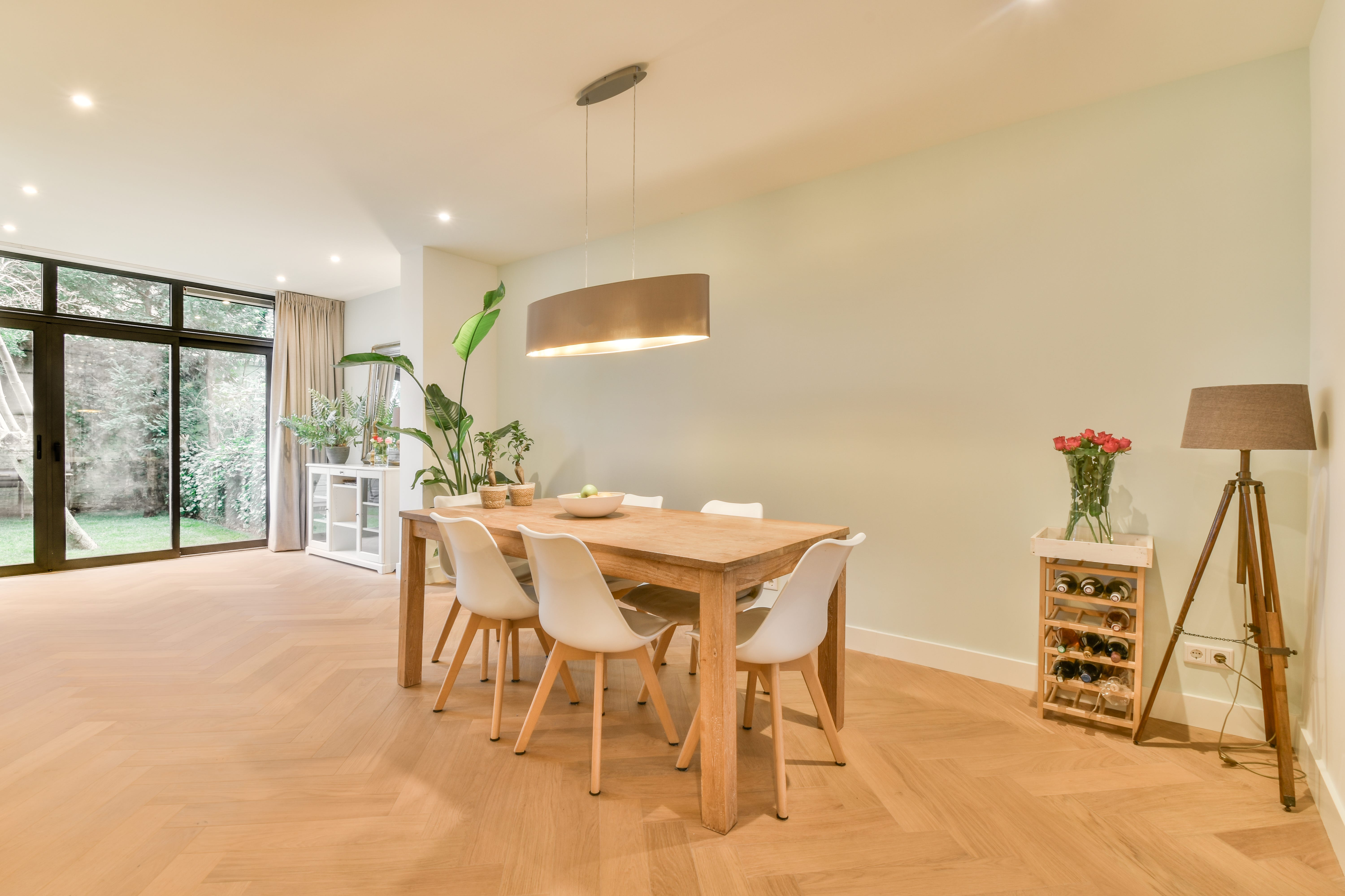 the dining room inside