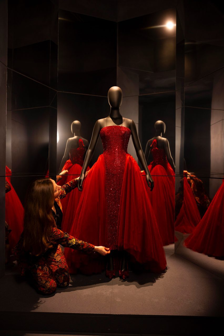 Ariana Grande's custom dress by Daniel Roseberry, 2025