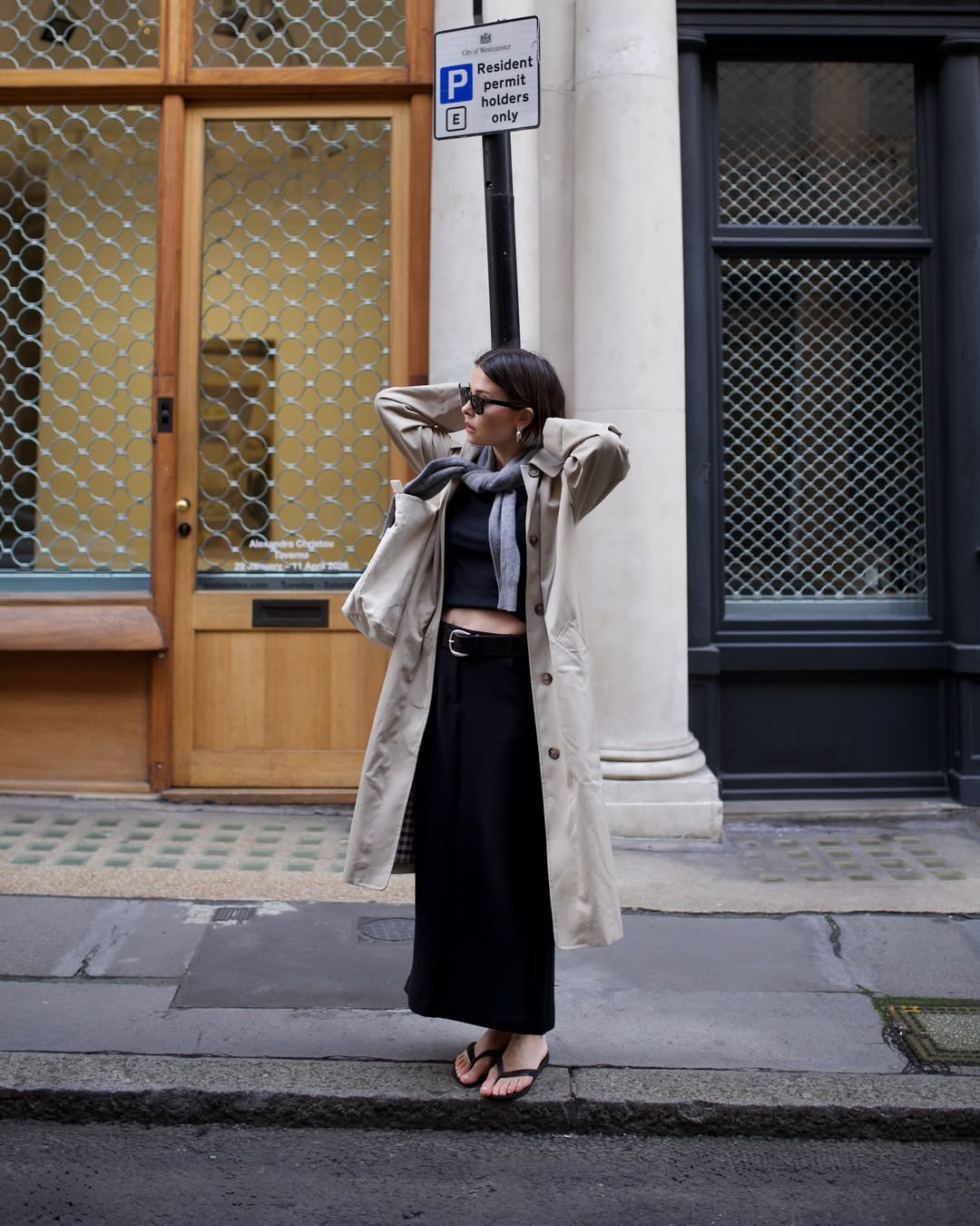 Influencer Alice Satterthwaite wearing flip-flops.
