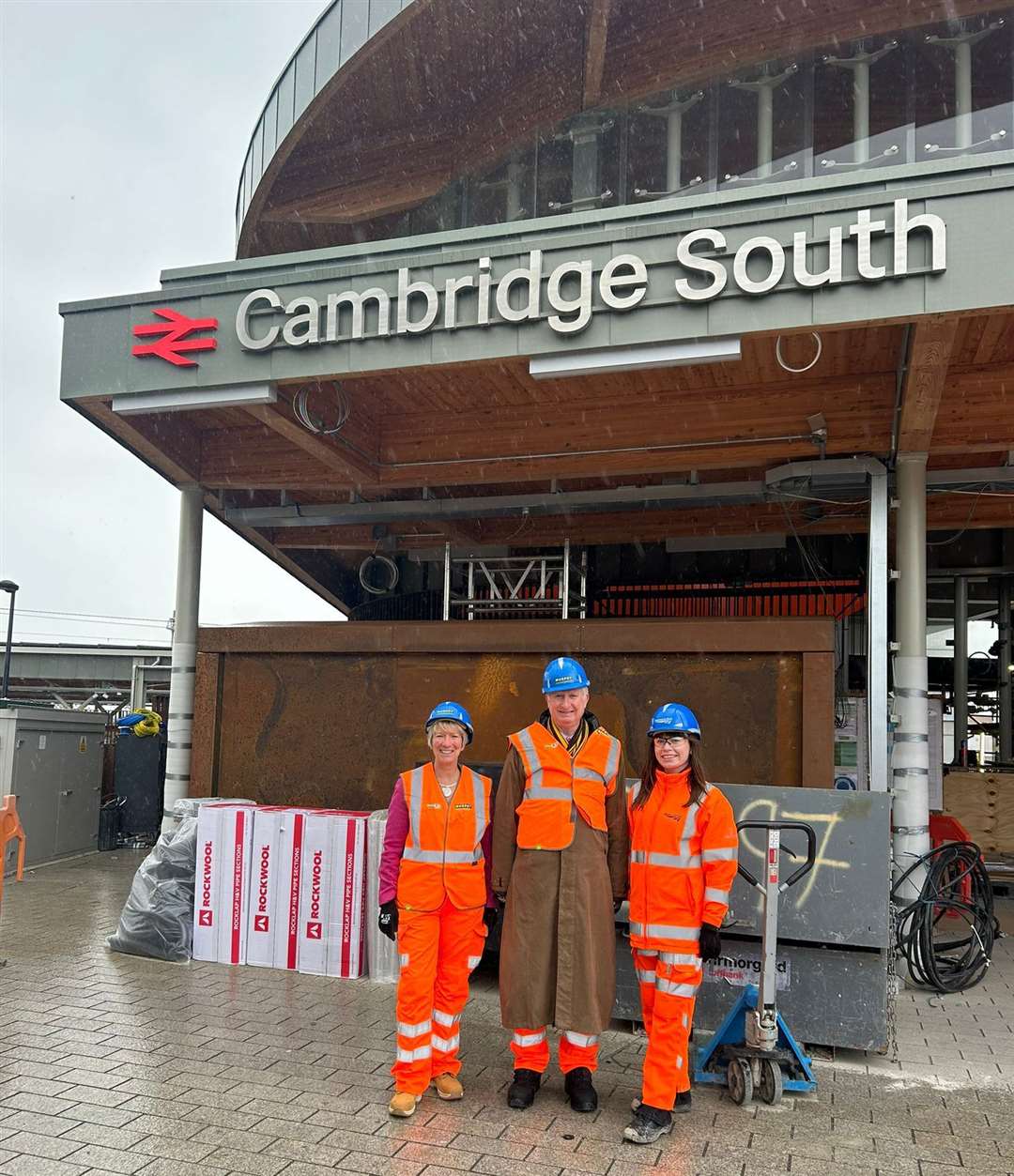 Pippa Heylings, MP for South Cambridgeshire, left, and Daniel Zeichner MP, on a tour of Cambridge South station. Image: Network Rail