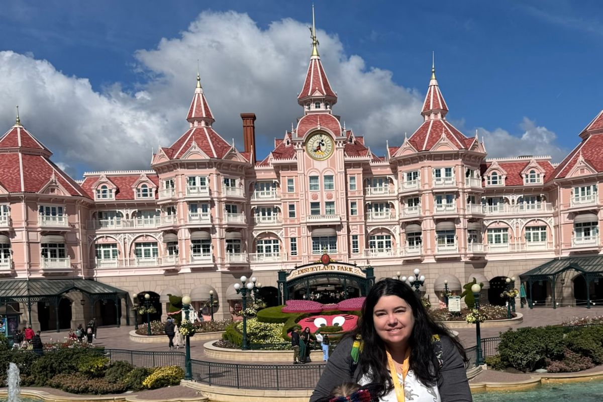 I took my daughter to see the new Disneyland Paris park including Frozen land